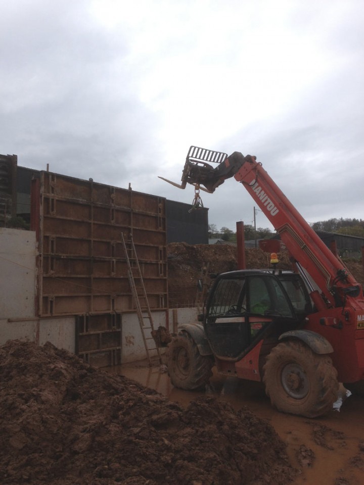 slurry-lagoons-devon-8) slurry-lagoons-devon-8)